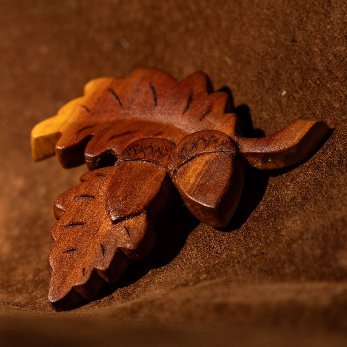 Oak leaves with Acorn Pendant Carving